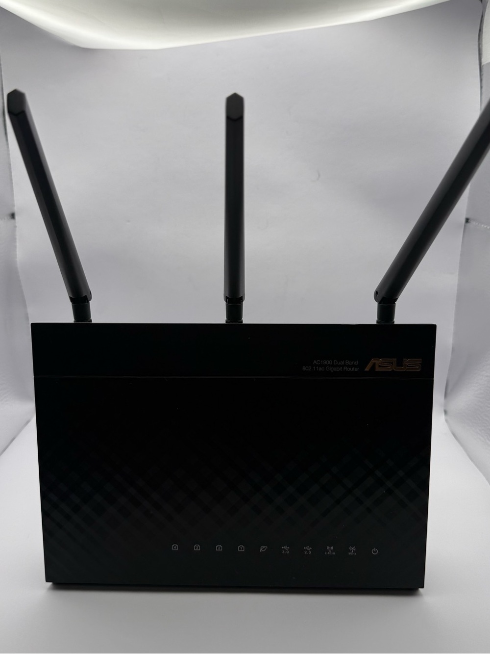 Tested ASUS AC1900 WiFi Gaming Router (RT-AC68U) - Dual Band  *Cables Included* - Picture 2 of 10